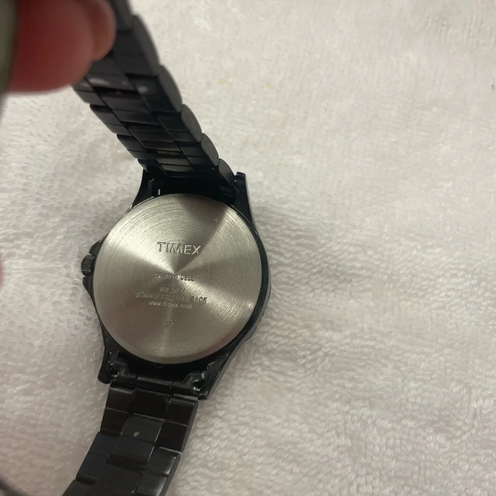 Timex Men’s Black on Black, Stainless Steel Bracelet. - Picture 5 of 6